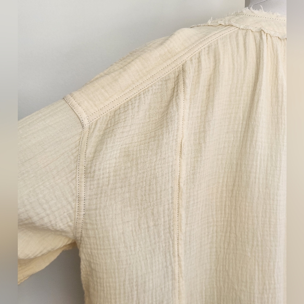 || WE THE FREE || Gauze button down long sleeves raw hems size M. - Picture 6 of 9